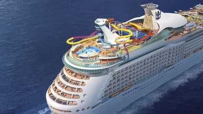 തീരത്ത് ഉണ്ടായിരുന്നത് ഏതാനും മണിക്കൂറുകള് മാത്രം; അതിഥിയെക്കണ്ട് കൊച്ചി അമ്പരന്നു