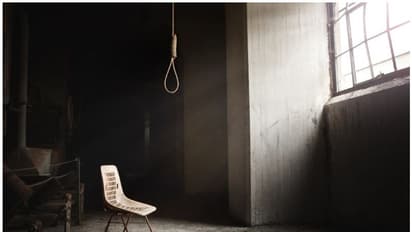 കോട്ടയത്ത്  മദ്യപിച്ച് ബഹളം വച്ചതിന് കസ്റ്റഡിയിലെടുത്തയാൾ സ്റ്റേഷന്‍റെ ശുചിമുറിയിൽ തൂങ്ങി മരിച്ചു