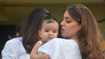 రోహిత్ శర్మ కూతురితో ధోని భార్య (ఫోటోలు)