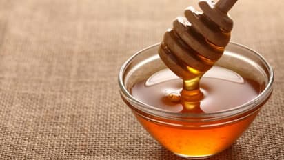 എന്തുകൊണ്ട് പഞ്ചസാരയ്ക്ക് പകരം തേൻ ഉപയോഗിക്കണം?