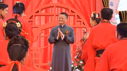 കൊറോണ ഭീതി ലോകത്തെ വലയ്ക്കുന്നു, വൈറസിനെ നേരിടാന് ജാക് മായുടെ വക 103 കോടി രൂപ