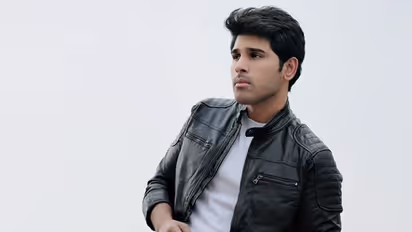 సక్సెస్ ఫుల్ డైరెక్టర్ తో అల్లు శిరీష్ రీమేక్ ప్లాన్స్