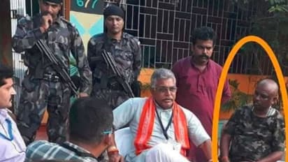 দিলীপের সঙ্গে সেনা পোশাকে বিজেপি কর্মী, চাঞ্চল্যকর অভিযোগ তৃণমূল নেতার