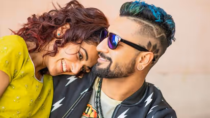 Taapsee Pannu doesn't find Vicky Kaushal 'hot', calls him ‘perfect'marriage material'