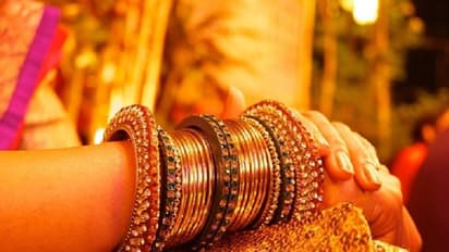 ಗಾಜಿನ ಬಳೆ ಧರಿಸಿ ಜಾತಕದಲ್ಲಿ ಬುಧ ಗ್ರಹಕ್ಕೆ ಬಲ ತುಂಬಿ!