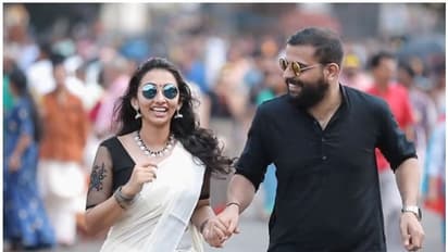 പൂരവും സേവ് ദി ഡേറ്റും തമ്മിലെന്താണ് ബന്ധമെന്ന് ചോദിച്ചാല് ഇതാണ് കാര്യം; വീഡിയോ