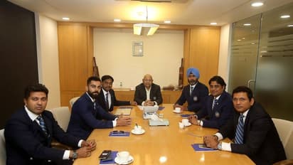 ಪಂತ್ ಬದಲು ದಿನೇಶ್ ಕಾರ್ತಿಕ್- ವಿಶ್ವಕಪ್ ಆಯ್ಕೆ ಸೀಕ್ರೆಟ್ ಬಿಚ್ಚಿಟ್ಟ ಕೊಹ್ಲಿ!