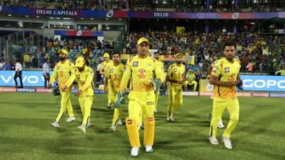 #IPL2021 சிஎஸ்கேவில் ஒருவருக்கு கொரோனா..! ஐபிஎல் நெருங்கும் நேரத்தில் அடுத்தடுத்த அதிர்ச்சிகள்