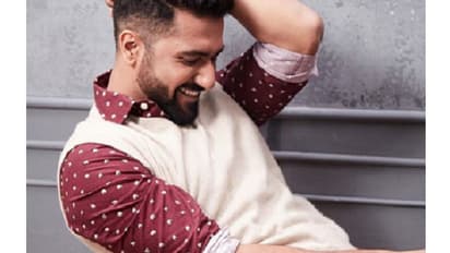 মেশিনগুলোকে ফিরে পেতে চান ভিকি, পুরো ছবি করে ভাইরাল সিক্স প্যাক ভিকি