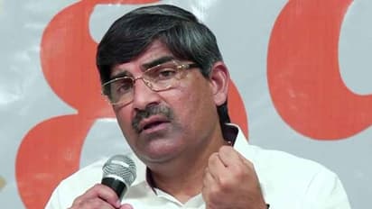 జగన్ సీరియస్: సిఎస్ ఎల్వీ బదిలీ వెనక అసలు ట్విస్ట్