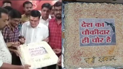 ഹാപ്പി ബർത്ത് ഡേയ്ക്ക് പകരം 'ചൗക്കിദാര് ചോര് ഹെ'; വൈറലായി എൻസിപി സ്ഥാനാർത്ഥിയുടെ പിറന്നാൾ ആഘോഷം