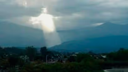 ಮೋಡಗಳಲ್ಲಿ ಮೂಡಿ ಬಂದ ಯೇಸು ಕ್ರಿಸ್ತ, ಫೋಟೋ ವೈರಲ್!