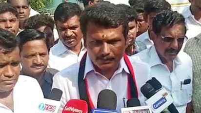 திமுகவை ரவுண்டு கட்டும் வருமானவரித்துறை... வளைத்து வளைத்து ரெய்டு..!