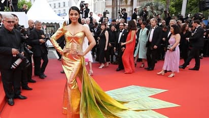 गोल्डन जलपरी बन कर Cannes में पहुंची ऐश्वर्या राय, देखिए तस्वीरें