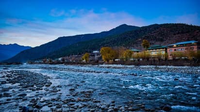 കുറച്ച് ഇന്ത്യന്‍ രൂപയുമായി ഈ രാജ്യങ്ങളില്‍ പോകുക, രാജാവിനെപ്പോലെ സഞ്ചരിക്കാം!