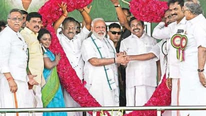 എക്സിറ്റ് പോളുകളെ ബിജെപി ശരിവയ്ക്കുമ്പോള് സഖ്യകക്ഷിയായ അണ്ണാ ഡിഎംകെ തള്ളികളയുന്നു