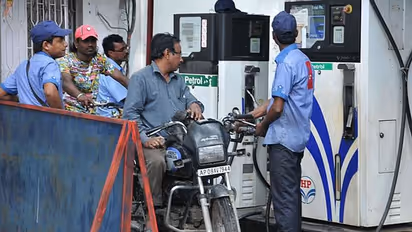 பெட்ரோல் பங்கில் மொபைல் போன் பயன்படுத்தினால் தீ விபத்து ஏற்படுமா?