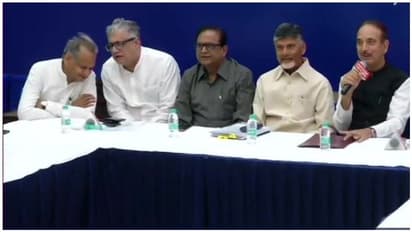 తేడా వస్తే మొత్తం లెక్కించాలి: ఈసీకి విపక్షాల వినతి