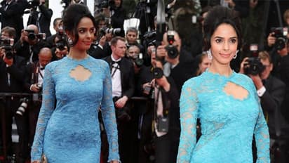 അഞ്ച് വർഷത്തിന് ശേഷം അതേ ഡിസൈനിലുള്ള വസ്ത്രം ധരിച്ച് മല്ലിക ഷെരാവത്ത്; അമ്പരന്ന് ആരാധകർ