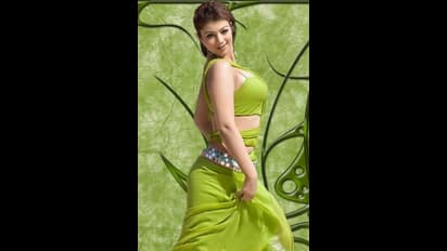 ছোট স্তন থেকে হঠাৎই বাস্টি চেহারা, কী এমন বিউটি সিক্রেট রয়েছে আয়েশার কাছে