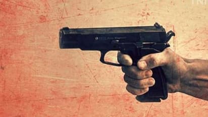 ബൈക്കിലെത്തി മാലപൊട്ടിക്കുന്ന സംഘത്തെ വെടിവച്ചുവീഴ്ത്തി പൊലീസ്