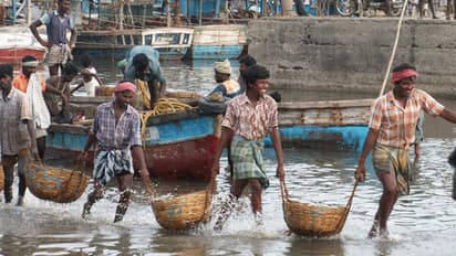 ಕರಾವಳಿಯಲ್ಲಿ ಮೀನುಗಾರಿಕೆಗೆ ನಿಷೇಧ