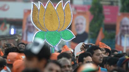 বাঁকুড়ায় শুরু মিষ্টি বিতরন! শহর ছেয়েছে জয় শ্রীরাম, জয় মোদী ধ্বণিতে