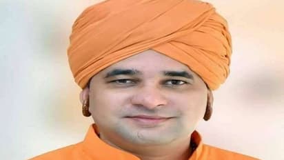 चुनाव जीतने की दहलीज पर पहुंचे योगी के भाई बालक नाथ