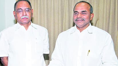 కేసీఆర్కు పరామర్శ: వై.ఎస్. రాజశేఖర్ రెడ్డి బాటలోనే రేవంత్