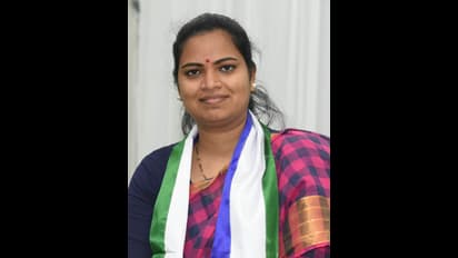 సొంత పార్టీవాళ్లు ఇబ్బందిపెడుతున్నారు... వైసీపీ ఎమ్మెల్యే ఆరోపణలు