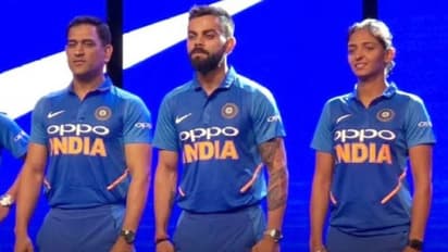 রাজনীতির গেরুয়া রঙ এবার ভারতীয় বিশ্বকাপ টিমে