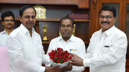 కేసీఆర్ ను కలిసిన కొత్త ఎంపీలు (ఫొటోలు)