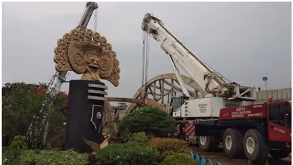 നാളെയെങ്കിലും പൊളിയുമോ നാഗമ്പടം പാലം ?