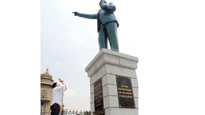 ಪಕ್ಷ, ರಾಜಕೀಯ ಬಿಟ್ಟು ಒಂದಾಗಿ ಇರೋಣ : ಪ್ರಜ್ವಲ್ ಗೆ ತೇಜಸ್ವಿ ಸಲಹೆ