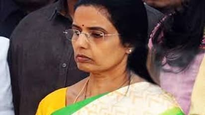 చంద్రబాబు అరెస్ట్: విశాఖకు భువనేశ్వరి, ఆరోగ్యంపై ఆరా