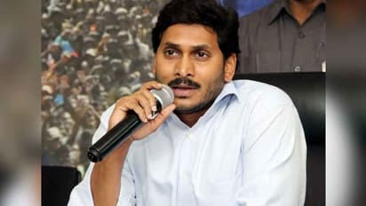 జగన్ వైపు చూస్తున్న తెలంగాణ టాప్ పోలీసాఫీసర్