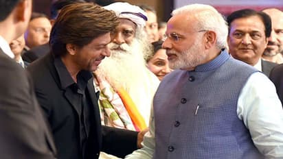 बॉलीवुड स्टार शाहरुख खान ने दी पीएम मोदी को बधाई