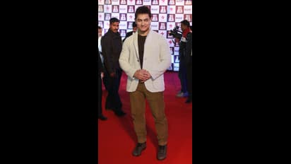 कम हाईट लेकिन सुपरहिट: मिलिए बॉलीवुड के इन सितारों से