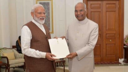 നരേന്ദ്ര മോദിയെ രാഷ്ട്രപതി പ്രധാനമന്ത്രിയായി നിയമിച്ചു; എല്ലാവരെയും ഒരുമിച്ച് നയിക്കുമെന്ന് വാഗ്ദാനം