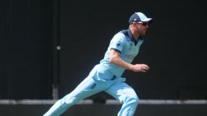 ವಿಶ್ವಕಪ್ 2019: ಆಟಗಾರರಿಗೆ ಗಾಯ -ಫೀಲ್ಡಿಂಗ್ಗಿಳಿದ ಕೋಚ್!