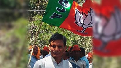 अमेठी में स्मृति ईरानी के करीबी पूर्व प्रधान की हत्या, बेटे ने कांग्रेसियों पर लगाया आरोप