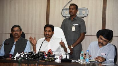 Andhra Pradesh CM-elect Jaganmohan Reddy meets bureaucrats