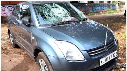 റോഡരികിൽ നിർത്തിയിട്ടിരുന്ന വാഹനങ്ങൾ തല്ലിത്തകർത്ത് സാമൂഹ്യ വിരുദ്ധരുടെ അഴിഞ്ഞാട്ടം