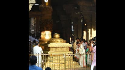 వెంకన్న సన్నిధిలో కుటుంబ సభ్యులతో కేసీఆర్(ఫోటోలు)