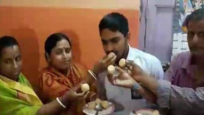 উচ্চ মাধ্যমিকে প্রথম! ক্রিকেট আর বায়োলজিতে মশগুল শোভন মন্ডল