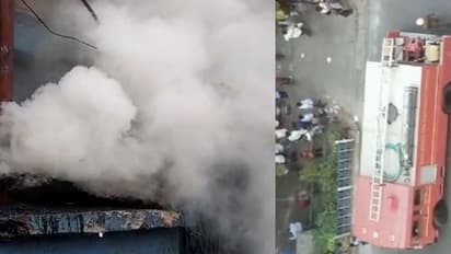 ভরা বিকেলে পার্কস্ট্রিটের রেস্তোরাঁয় আগুন, এলাকায় দমকল বাহিনী