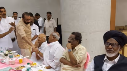 ചെന്നിത്തല ഒരുക്കിയ ഇഫ്താര്‍ വിരുന്നില്‍ ഒന്നിച്ച് രാഷ്ട്രീയ കേരളം