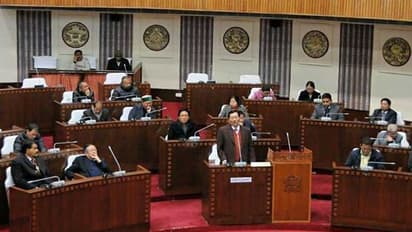 'ಸರ್ಕಾರಿ ನೌಕರರಿಗೆ ವಾರಕ್ಕೆ 5ದಿನ ಕೆಲಸ, ಸಚಿವರಿಗಿಲ್ಲ ಫಾರ್ಚೂನರ್ ಕಾರು'