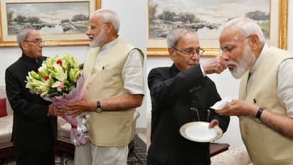 പ്രണബ് മുഖര്ജിയെ കണ്ട് അനുഗ്രഹം തേടി നരേന്ദ്രമോദി