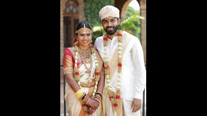 ರಾಜ್ ಕುಮಾರ್ ಮೊಮ್ಮಗ ಯುವರಾಜ್ - ಶ್ರೀದೇವಿ ಮ್ಯಾರೆಜ್ ಫೋಟೋಸ್!